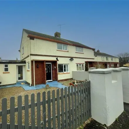 Buy this 2 bed duplex on Park Road in Torpoint, PL11 2ES