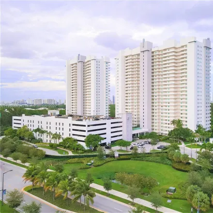 Image 7 - Ape Dos Menninos, 14951 Royal Oaks Lane, North Miami, FL 33181, USA - Condo for rent