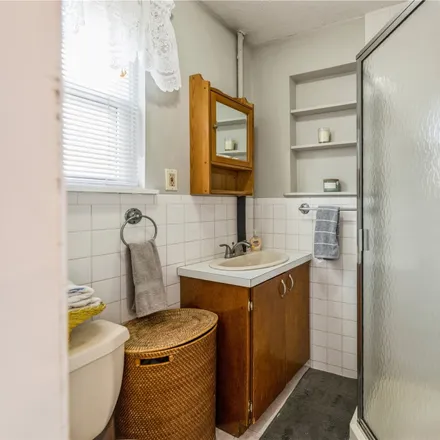 Image 7 - 183-18 89th Avenue, New York, NY 11423, USA - House for sale