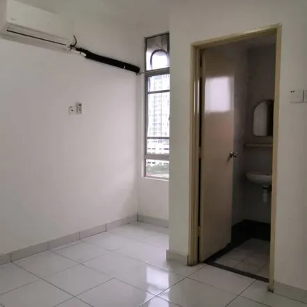 Image 3 - Indah Water, Jalan Cemara, Bukit Serdang, 43300 Subang Jaya, Selangor, Malaysia - Apartment for rent