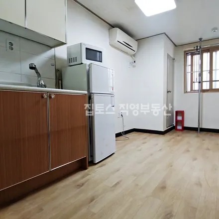 Rent this studio apartment on 서울특별시 광진구 구의동 221-10