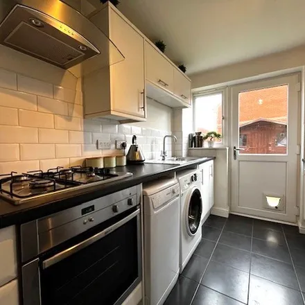 Image 4 - 36 The Smithy, Bramley, RG26 5AY, United Kingdom - Apartment for rent