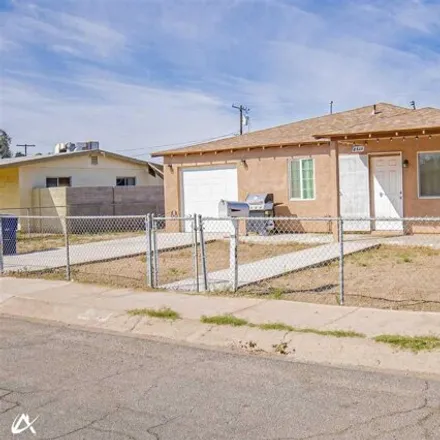 Buy this 3 bed house on 2554 South 6th Avenue in Yuma, AZ 85364