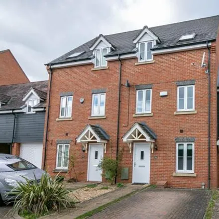 Buy this 4 bed townhouse on Pembridge Gardens in Stevenage, SG2 8BF