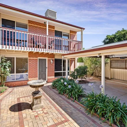 Rent this 3 bed townhouse on 554 Thurgoona Street in Albury NSW 2640, Australia