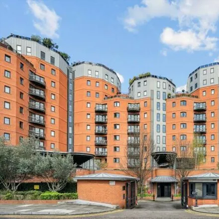 Image 9 - 3 Arnhem Place, Millwall, London, E14 3RP, United Kingdom - Apartment for sale