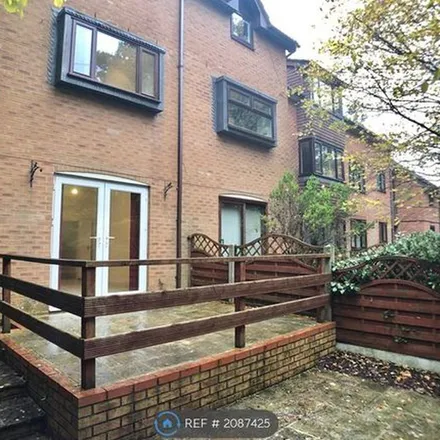 Rent this 3 bed duplex on Poole Road in Bournemouth, Christchurch and Poole