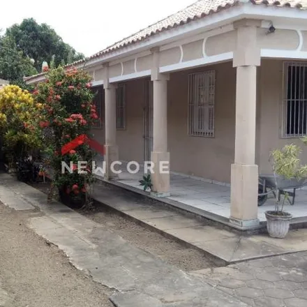 Buy this 4 bed house on Rua Benedito Ribeiro in Goytacazes, Campos dos Goytacazes - RJ