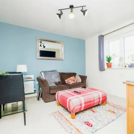 Image 3 - Greenway Road, Cardiff, CF3 3HP, United Kingdom - Apartment for sale