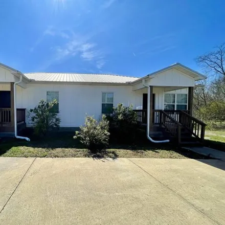 Buy this studio house on 1302 3rd Street Southeast in Cullman, AL 35055