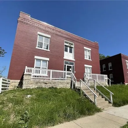 Buy this studio apartment on 509 Benton Boulevard in Kansas City, MO 64124