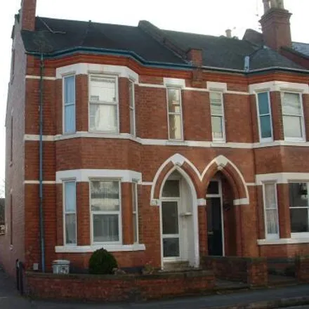 Rent this 6 bed townhouse on Charlotte Street in Royal Leamington Spa, CV31 3EB