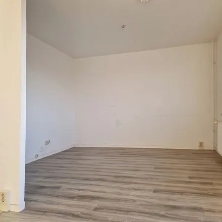 Rent this 1 bed apartment on Zerbster Straße 25 in 06124 Halle (Saale), Germany