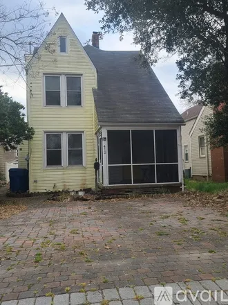 Rent this 4 bed house on 412 26th Street