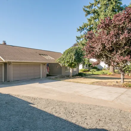 Buy this 4 bed house on 1313 Northwest 89th Street in Vancouver, WA 98665