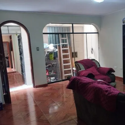Buy this 11 bed house on Calle Los Eucaliptos in San Juan de Lurigancho, Lima Metropolitan Area 15423