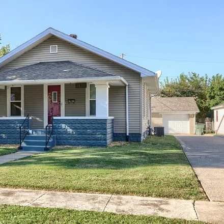 Buy this 2 bed house on 1429 West 11th Street in Owensboro, KY 42301