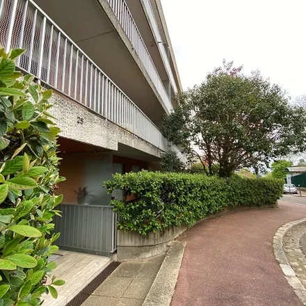 Rent this 1 bed apartment on 8 Rue René Barthélémy in 92260 Fontenay-aux-Roses, France