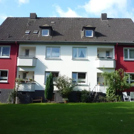Rent this 3 bed apartment on Residenzaue 8 in 45355 Essen, Germany
