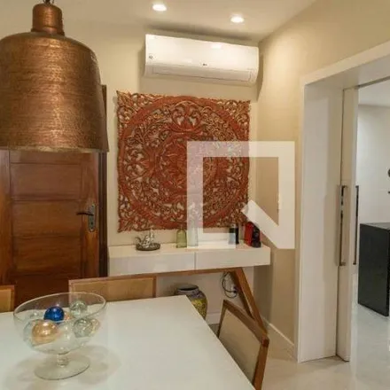 Buy this 3 bed apartment on Avenida Roberto Silveira in Icaraí, Niterói - RJ