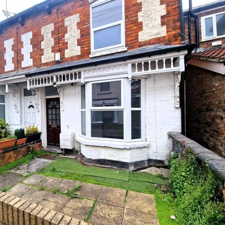 Rent this 2 bed house on Queens Road Princes Road in Queens Road, Hull