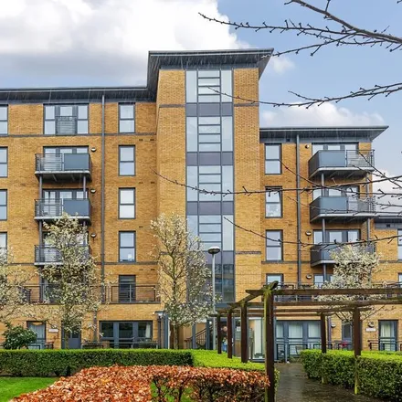 Rent this 2 bed apartment on Weightman House in 124a Spa Road, London