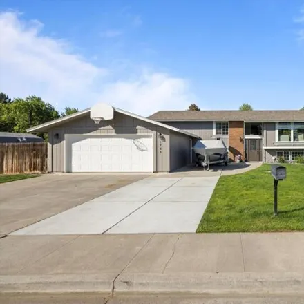 Buy this 4 bed house on 1733 Bismark Street in Richland, WA 99354