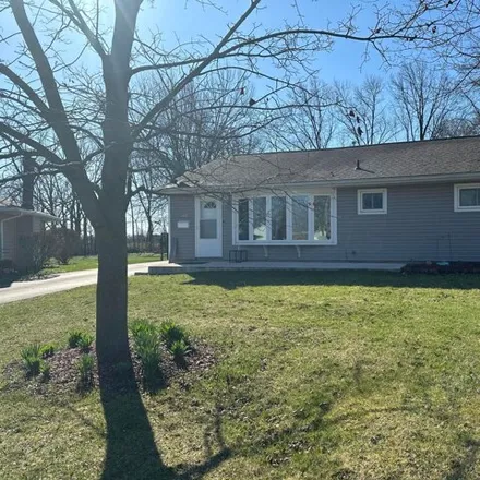 Buy this 4 bed house on 1495 Trachsel Avenue in Marion Township, OH 43302