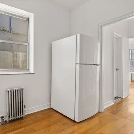 Image 3 - 345 East 61st Street, New York, NY 10065, USA - Apartment for sale