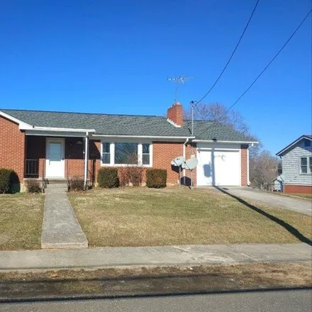Rent this 3 bed house on 433 Church Street in Dublin, VA 24084