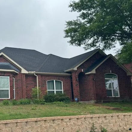 Rent this 3 bed house on 2771 Summertree Drive in Carrollton, TX 75006