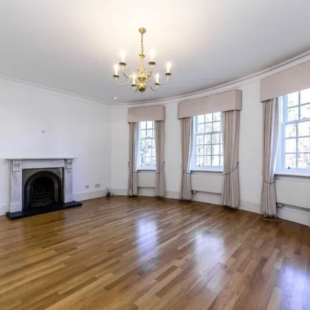 Rent this 4 bed apartment on unnamed road in Strand-on-the-Green, London