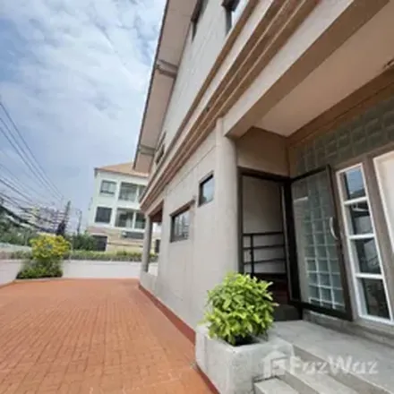 Image 3 - Ari Outdoor, 30/2, Soi Phahon Yothin 6, Phaya Thai District, 10400, Thailand - Townhouse for rent