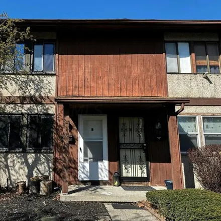 Buy this 3 bed condo on 3124 Easthaven Drive South in Columbus, OH 43232