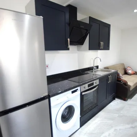 Rent this 2 bed apartment on The Bay Tree in 59 Vicarage Lane, London