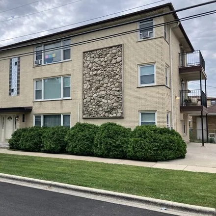 Buy this 2 bed condo on 2450 N 77th Ct Apt 3E in Elmwood Park, Illinois