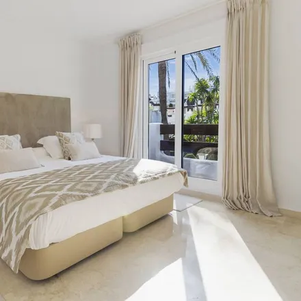 Rent this 3 bed townhouse on Carretera de Ronda a San Pedro de Alcántara in 29670 Marbella, Spain