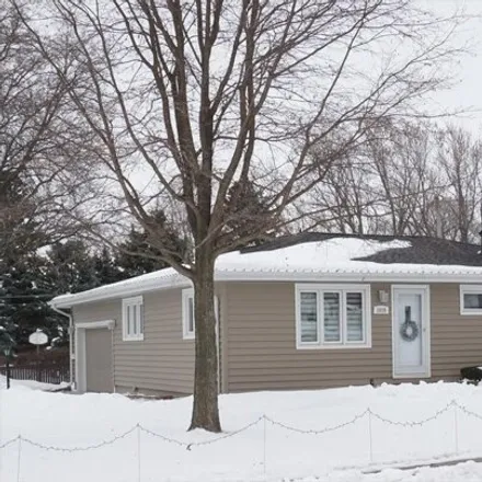 Buy this 3 bed house on 467 West 11th Street in Wayne, NE 68787