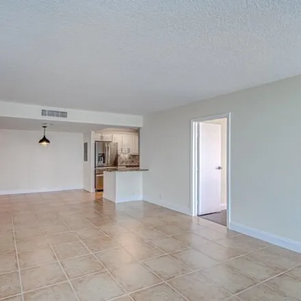 Image 5 - Optimus Barbell Club, Golfview Road, North Palm Beach, FL 33408, USA - Condo for sale