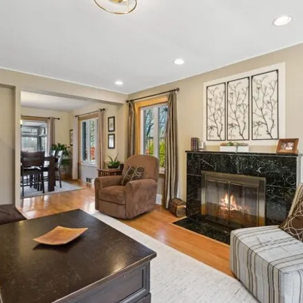 Image 4 - 5154 North Keeler Avenue, Chicago, IL 60630, USA - House for sale