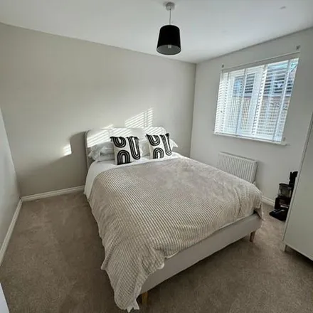 Image 2 - Murray Avenue, Thorpe-on-the-Hill, LS10 4GE, United Kingdom - Apartment for rent