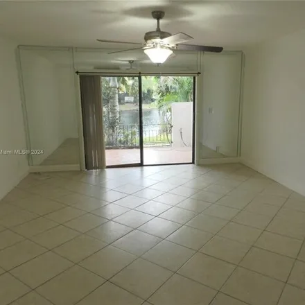 Image 4 - 1576-1596 Northwest 90th Way, Pembroke Pines, FL 33024, USA - House for sale