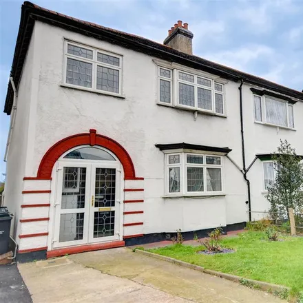 Rent this 3 bed duplex on Green Lane in London, SW16 3AS