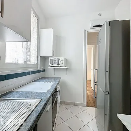 Rent this 3 bed apartment on 19 Rue de Lévis in 75017 Paris, France