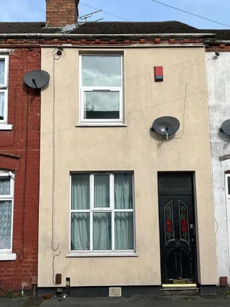 Rent this 3 bed townhouse on Bright Street in Wolverhampton, WV1 4AT