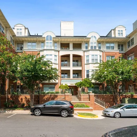 Buy this 2 bed condo on 1877 Stratford Park Place in Sunset Hills, Reston