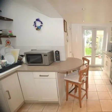 Image 3 - 204 New Road, Rickmansworth, WD3 3HB, United Kingdom - Townhouse for sale