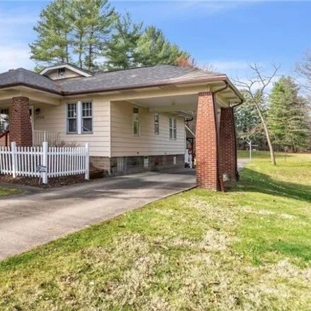 Image 1 - Lincoln Avenue Southeast, Maplewood Park, Hubbard Township, OH 44425, USA - House for sale