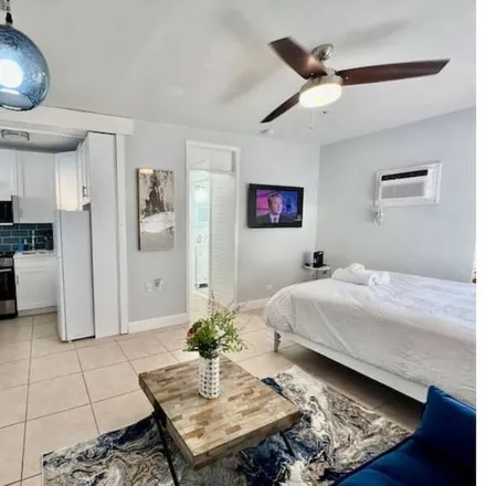 Image 1 - Pompano Beach, FL - Apartment for rent