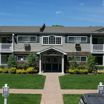 Rent this 2 bed apartment on 78 Mount Vernon Avenue in Brookhaven, East Patchogue